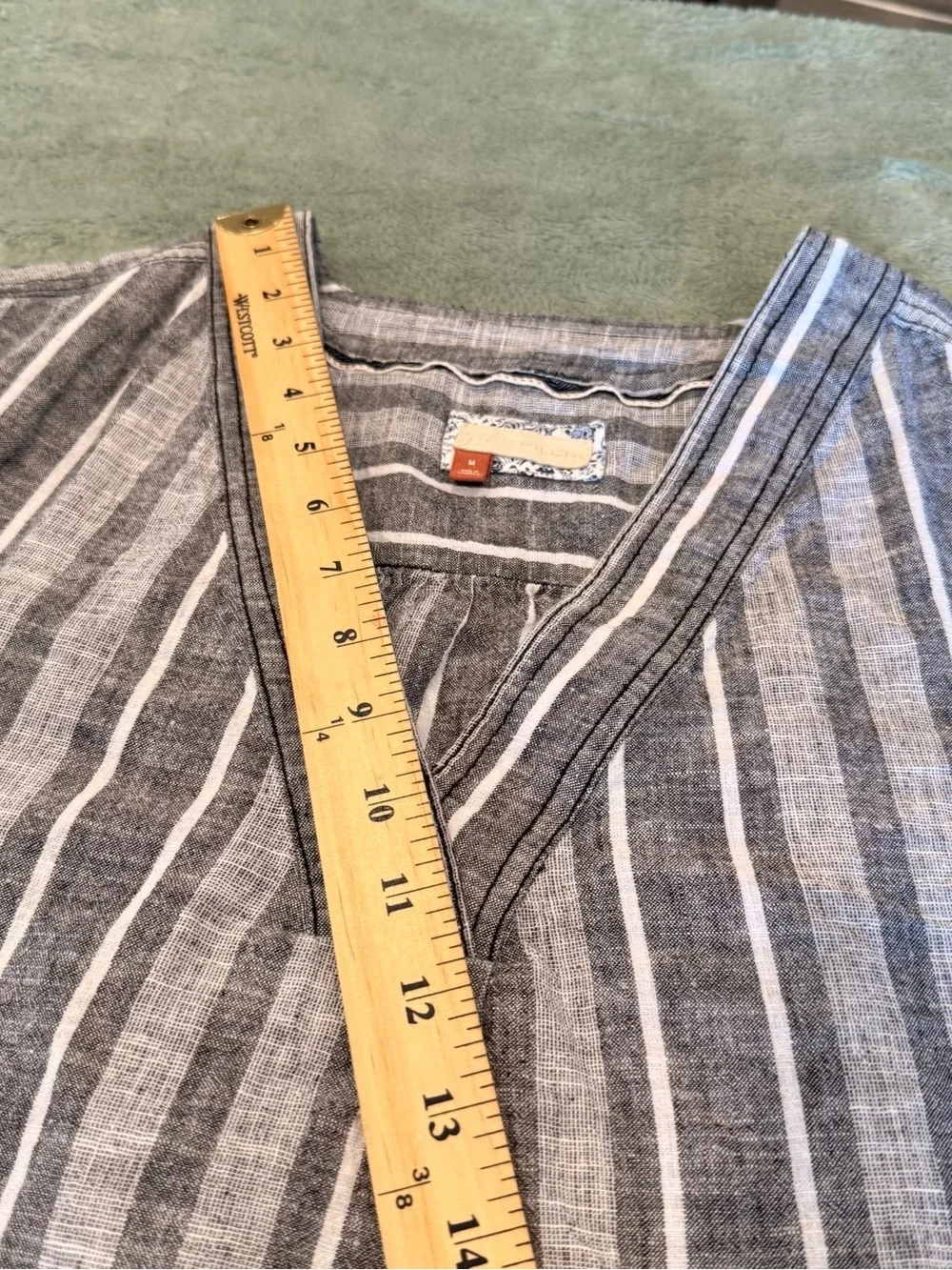 Pilcro Anthropologie Linen Blend Striped V-Neck Blouse Top Women’s M Gray